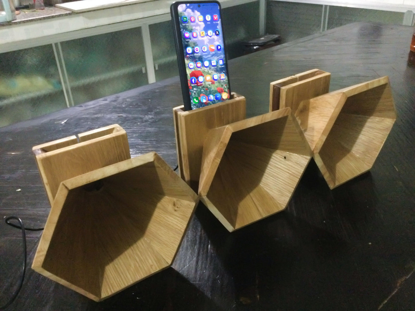 Wooden smartphone speaker 2.0 plans and instructions - Power tools/CNC
