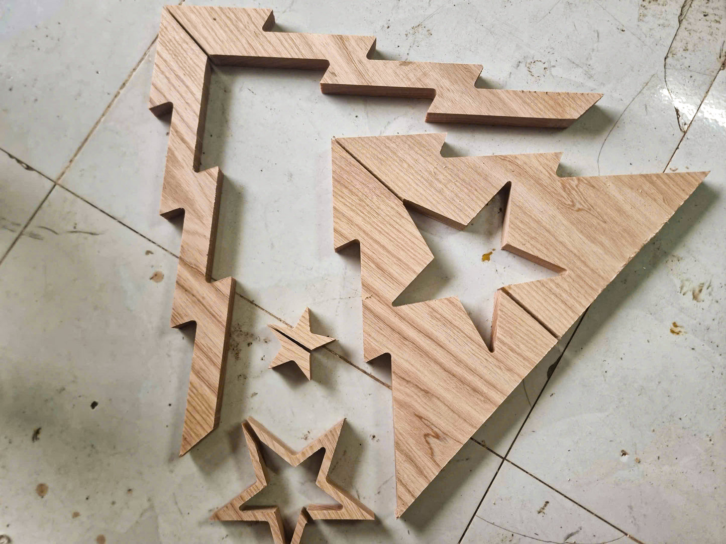 Christmas tree template with one A4-sized board - Power tools/CNC - LoyocaWorkshop